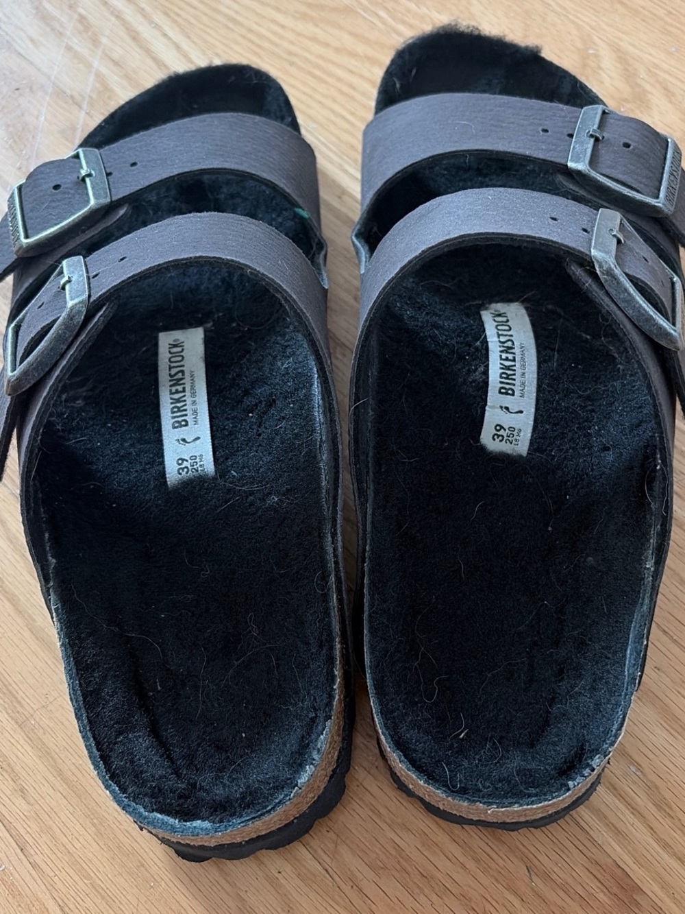 Birkenstock Women’s Arizona Shearling-Lined Slide Sandals - Black - Picture 2 of 4